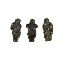 Pendentif "Petites Filles" en métal argenté 2,5 cm