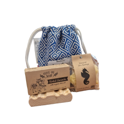 Sac intissé crétois à offrir avec savon, eponge naturel et porte-savon en bois d'olivier SPANAKIS