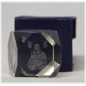 Cubes en verre 3D représentant Sainte Marie : Dimensions 4x4 cm