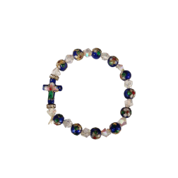 Bracelet avec perles bleues et transparentes, motifs floraux, et une petite croix bleue