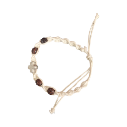 Bracelet en cordelette beige avec une croix et quatre perles marron