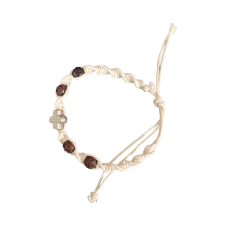 Bracelet en cordelette beige avec une croix et quatre perles marron