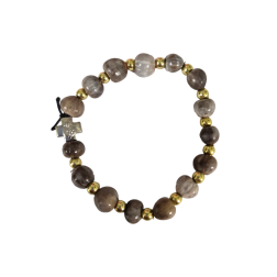 Bracelet en perles grises et dorées avec une petite croix argentée
