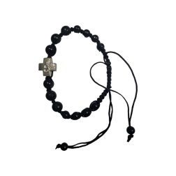 Bracelet noir avec 14 perles noires et une croix argentée