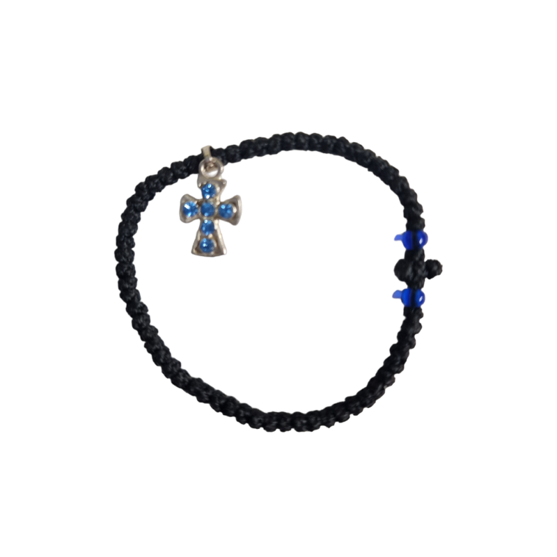 Bracelet-chapelet avec une croix argentée et 2 perles bleues
