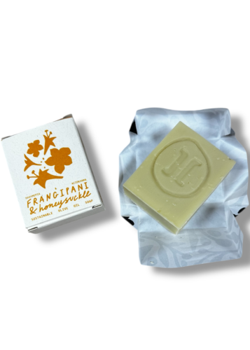 Savon à l'huile d'olive, frangipanier et chèvrefeuille HELLEO 30 g