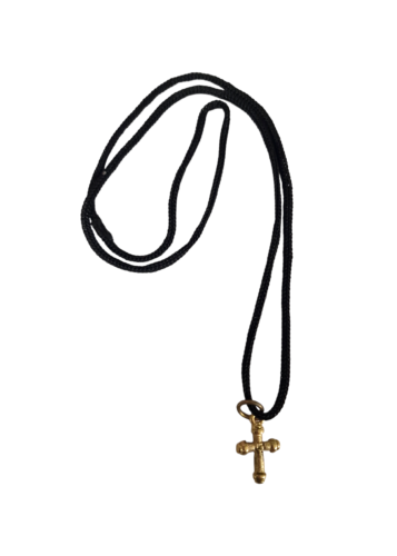 Pendentif avec cordon noir et sa croix dorée de 6 cm x 4 cm
