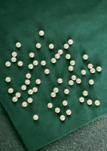 Lot de 10 perles demi-rondes à dos plat blanc-beige irisé pour Box 'Boîtes Cadeaux' de 10 mm