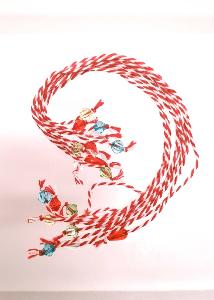 Bracelet grec avec perles 'martaki'pour le 1er mars