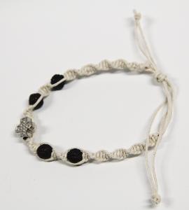 Bracelet en tissu blanc avec croix et boules noires