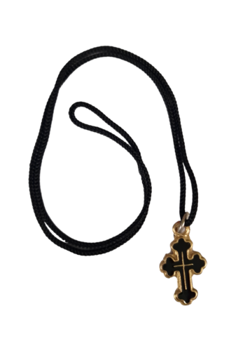 Pendentif avec croix noire et dorée 6 cm x 4 cm