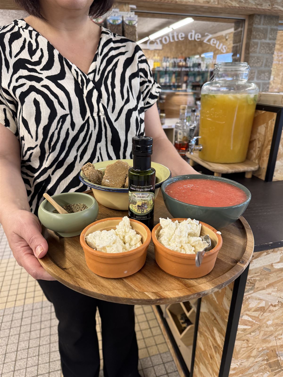 Plateau de dégustation : feta, huile d'olive et douceurs crétoises