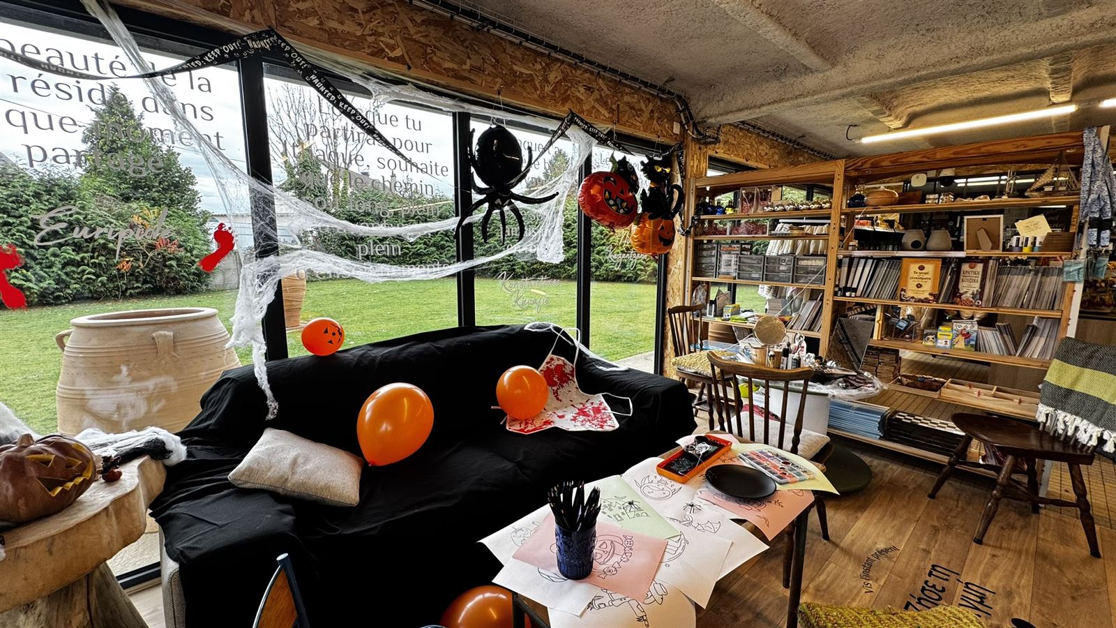 La Maison décorée pour une soirée à thème Halloween